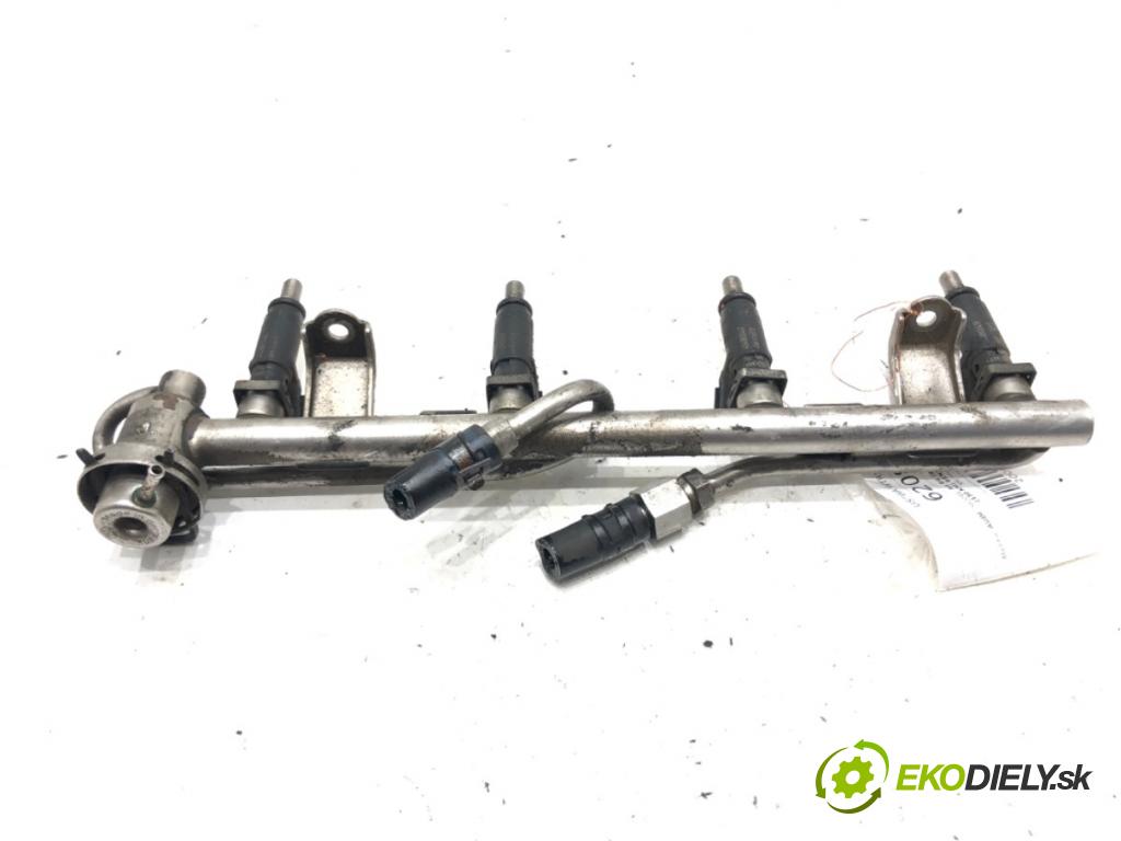 AUDI A4 B6 (8E2) 2000 - 2005    2.0 96 kW [130 KM] benzyna 2000 - 2004  Lišta vstrekovacia 06B133551T (Vstrekovacie lišty)