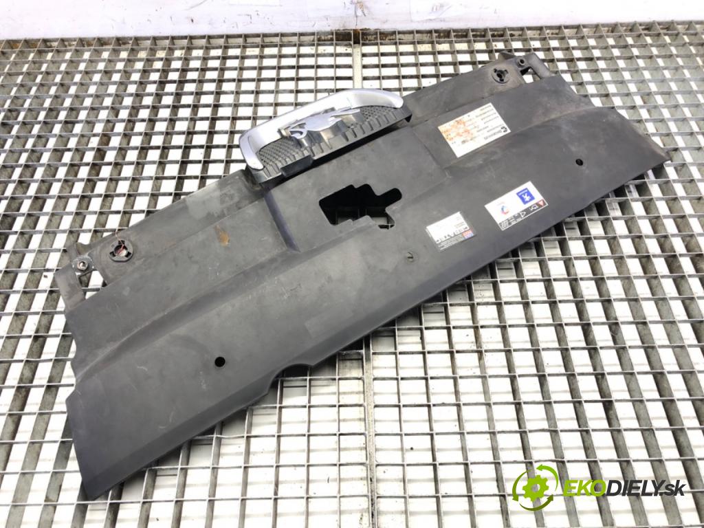 PEUGEOT 407 (6D_) 2004 - 2011    2.0 HDi 135 (6DRHRH, 6DRHRE, 6DRHRG, 6DRHRJ) 100 kW [136 KM] olej napędowy 2004 - 2010  mřížka maska  (Mřížky (masky) chladičů)