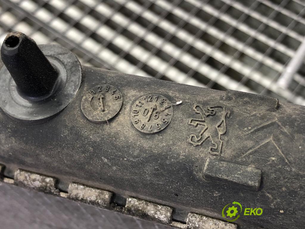 PEUGEOT 407 (6D_) 2004 - 2011    2.0 HDi 135 (6DRHRH, 6DRHRE, 6DRHRG, 6DRHRJ) 100 kW [136 KM] olej napędowy 2004 - 2010  chladič vody  (Chladiče vody)