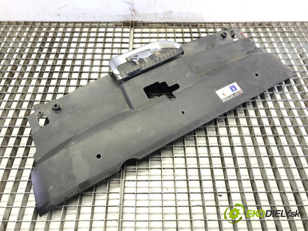 PEUGEOT 407 (6D_) 2004 - 2011    2.0 HDi 135 (6DRHRH, 6DRHRE, 6DRHRG, 6DRHRJ) 100 kW [136 KM] olej napędowy 2004 - 2010  mřížka maska  (Mřížky (masky) chladičů)