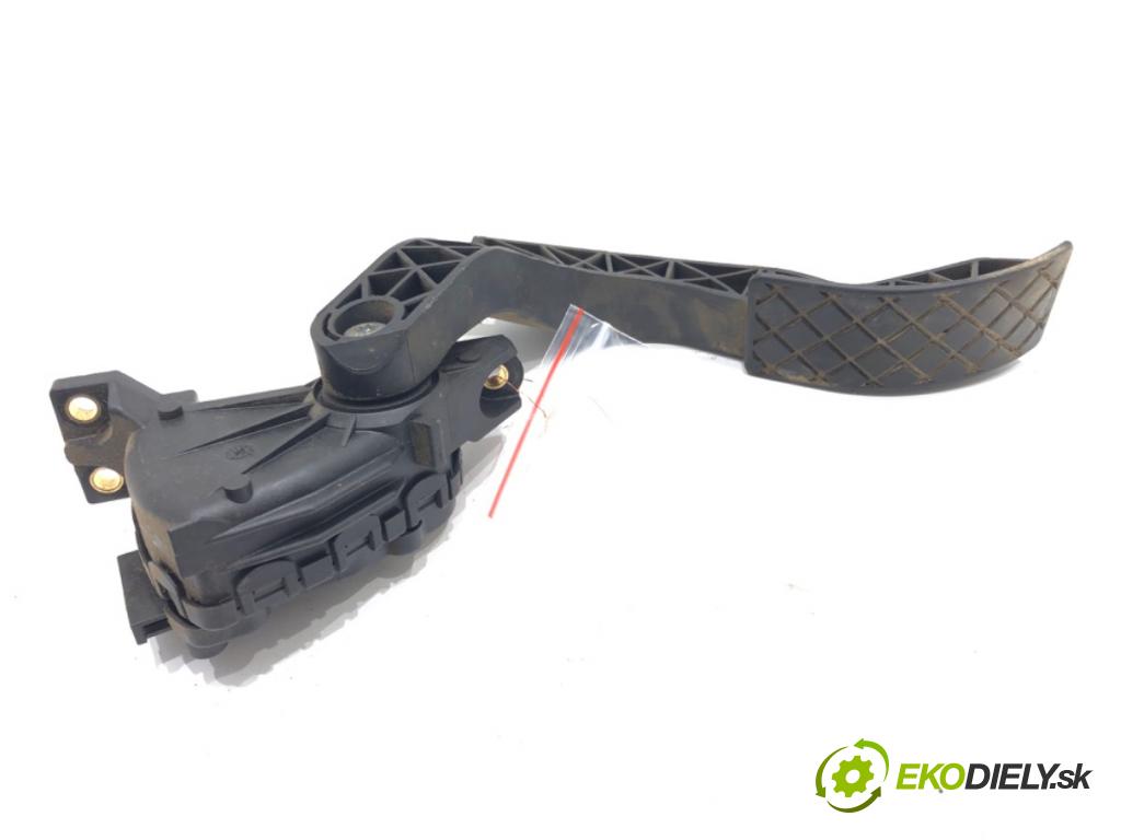 AUDI A4 B5 (8D2) 1994 - 2001    1.8 92 kW [125 KM] benzyna 1994 - 2000  Potenciometer plynu 8D1721523A (Pedále)