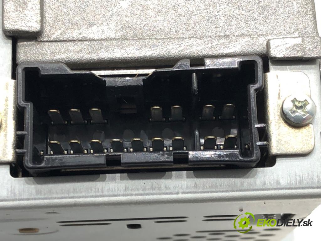 HYUNDAI SONATA IV (EF) 1998 - 2005    2.4 111 kW [151 KM] benzyna 1998 - 2003  RADIO  (Audio zariadenia)