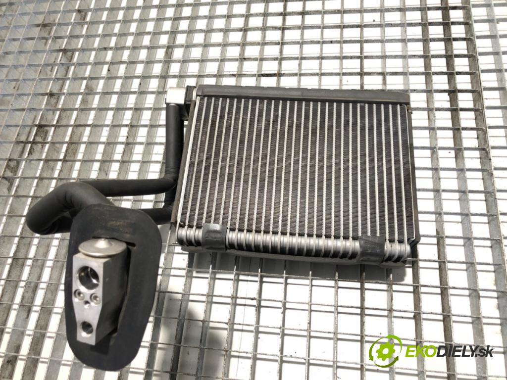 DAF CF 2013 - 2022    FA 370  topné těleso radiátor topení  (Radiátory topení)