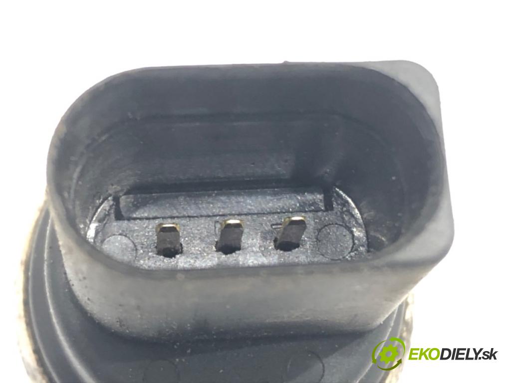 AUDI A4 B6 Avant (8E5) 2000 - 2005    1.9 TDI 96 kW [130 KM] olej napędowy 2001 - 2004  snímač klimatizace 8Z0959126 (Snímače)