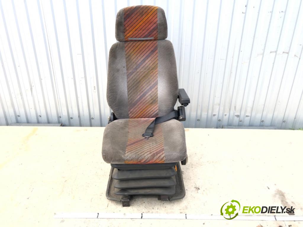IVECO A80D003V    A80D003V  Sedadlo ľavy predný PNEUMATICKÝ: 