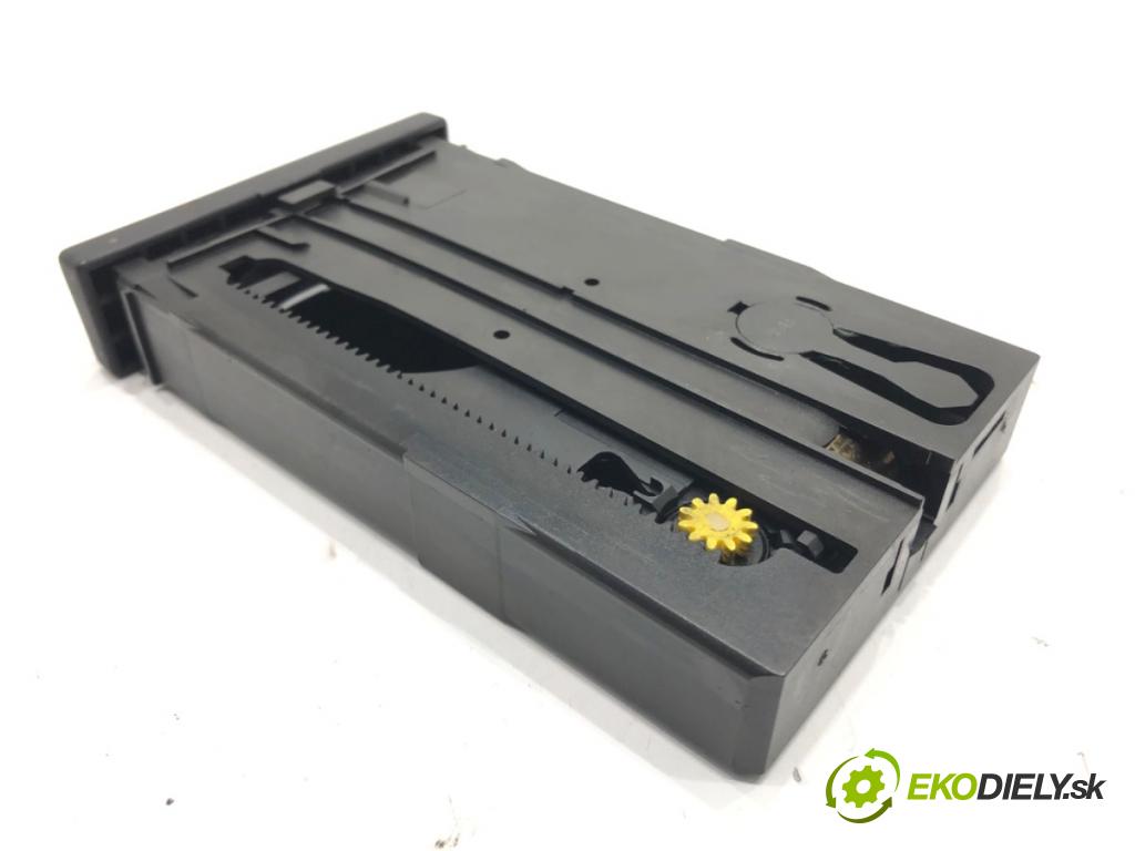 VW SHARAN (7M8, 7M9, 7M6) 1995 - 2010    1.9 TDI 85 kW [115 KM] olej napędowy 2000 - 2010  Držiak na nápoje  (Úchyty, držiaky na nápoje)