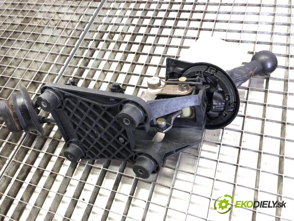 CITROEN C4 I (LC_) 2004 - 2014    1.6 HDi 80 kW [109 KM] olej napędowy 2004 - 2011  Kulisa 9657303580 (Rýchlostné páky / kulisy)