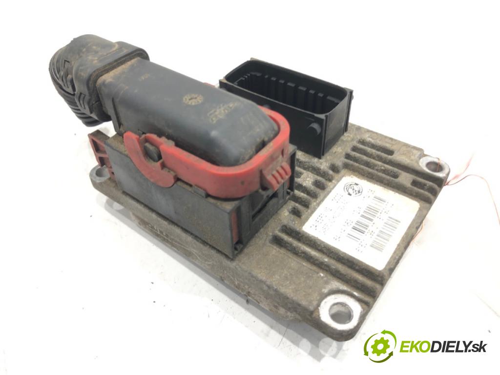 FIAT GRANDE PUNTO (199_) 2005 - 2022    1.4 (199AXB11, 199AXB1A, 199BXB1A, 199AXL1A) 57 kW [77 KM] benzyna 2005 - 2015  riadiaca jednotka Motor 51793102 (Riadiace jednotky)