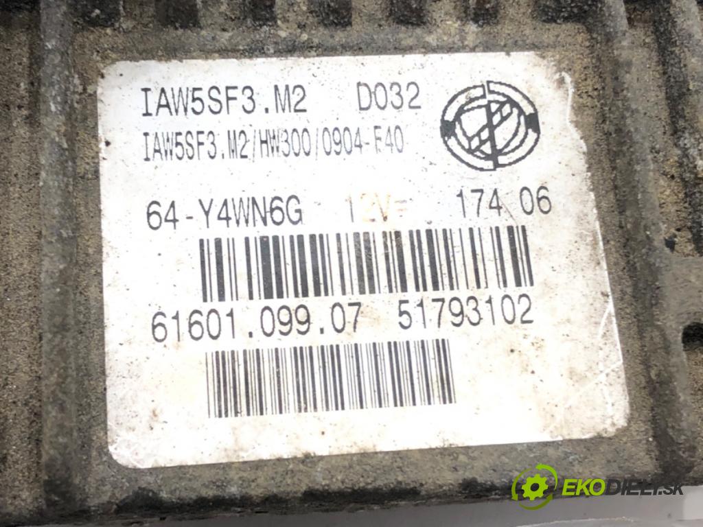 FIAT GRANDE PUNTO (199_) 2005 - 2022    1.4 (199AXB11, 199AXB1A, 199BXB1A, 199AXL1A) 57 kW [77 KM] benzyna 2005 - 2015  řídící jednotka motora 51793102 (Řídící jednotky)