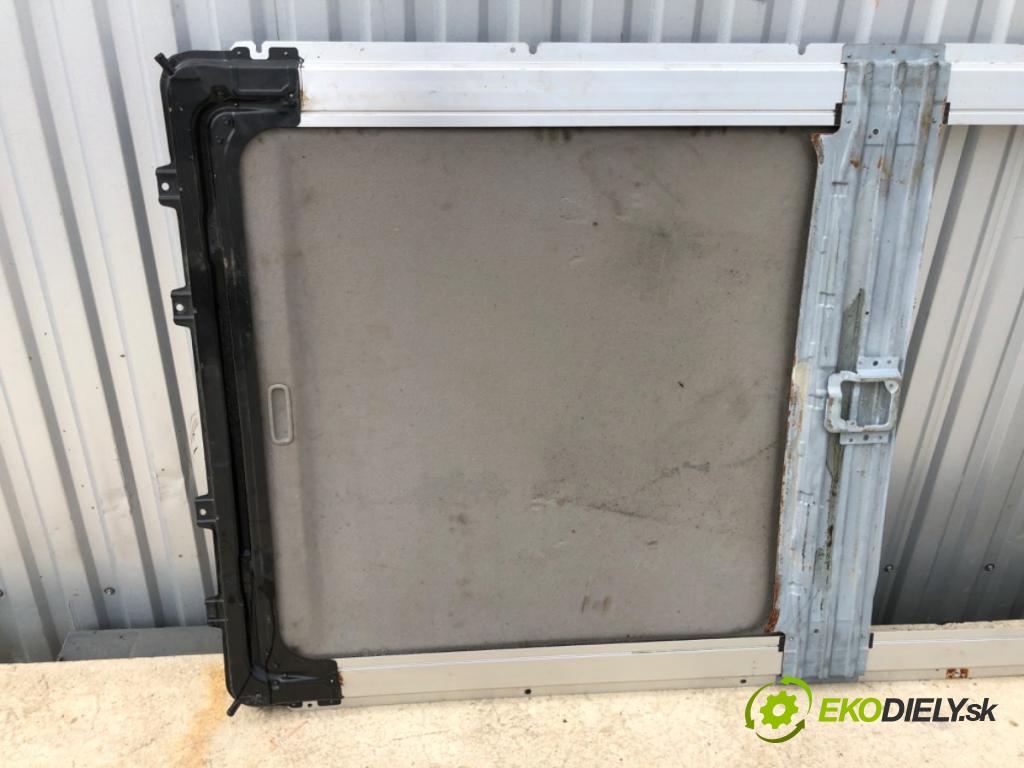 NISSAN X-TRAIL I (T30) 2001 - 2013    2.2 DCi FWD 84 kW [114 KM] olej napędowy 2001 - 2004  střešní okno  (Okna karoserie)