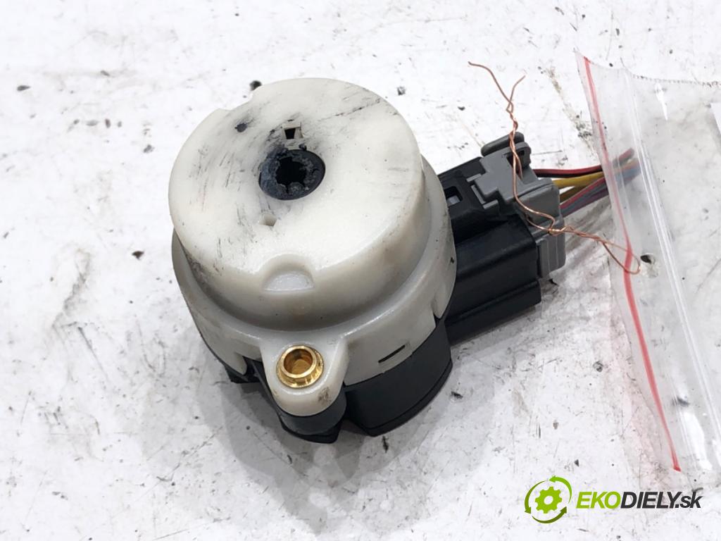 VOLVO S60 I (384) 2000 - 2010    2.4 D 96 kW [130 KM] olej napędowy 2001 - 2010  Kocka, vložka spínacej skrinky 8645228 (Spínacie skrinky a kľúče)