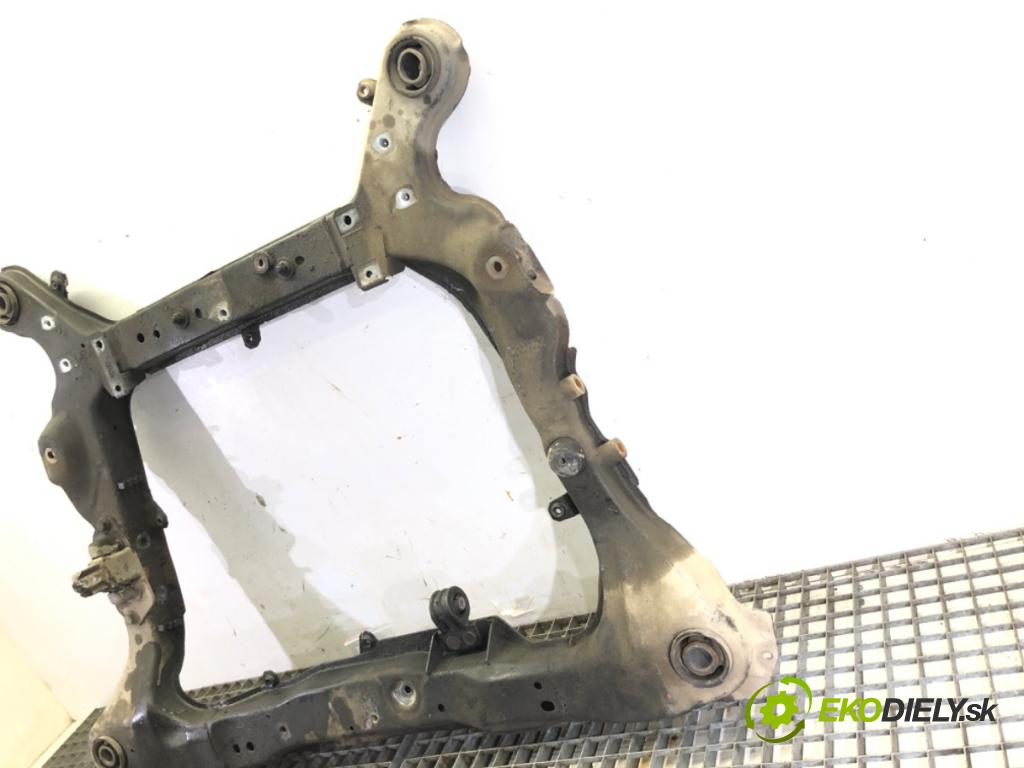 VOLVO S60 I (384) 2000 - 2010    2.4 D 96 kW [130 KM] olej napędowy 2001 - 2010  výztuha pod motor  (Výztuhy přední)