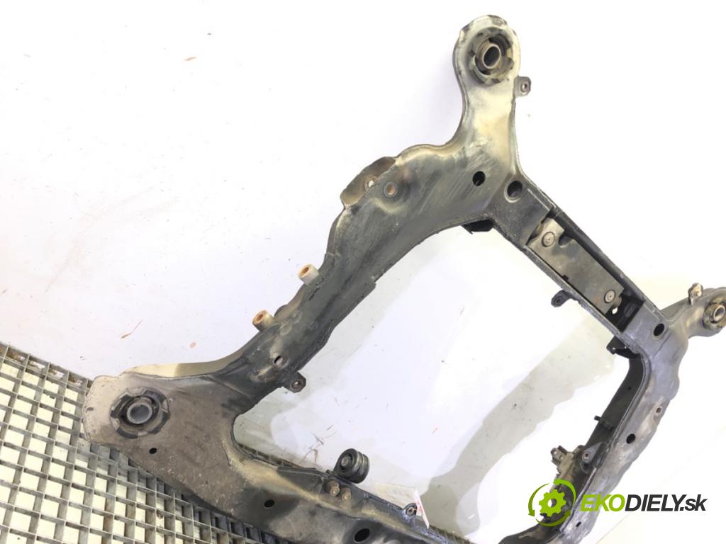 VOLVO S60 I (384) 2000 - 2010    2.4 D 96 kW [130 KM] olej napędowy 2001 - 2010  výztuha pod motor  (Výztuhy přední)