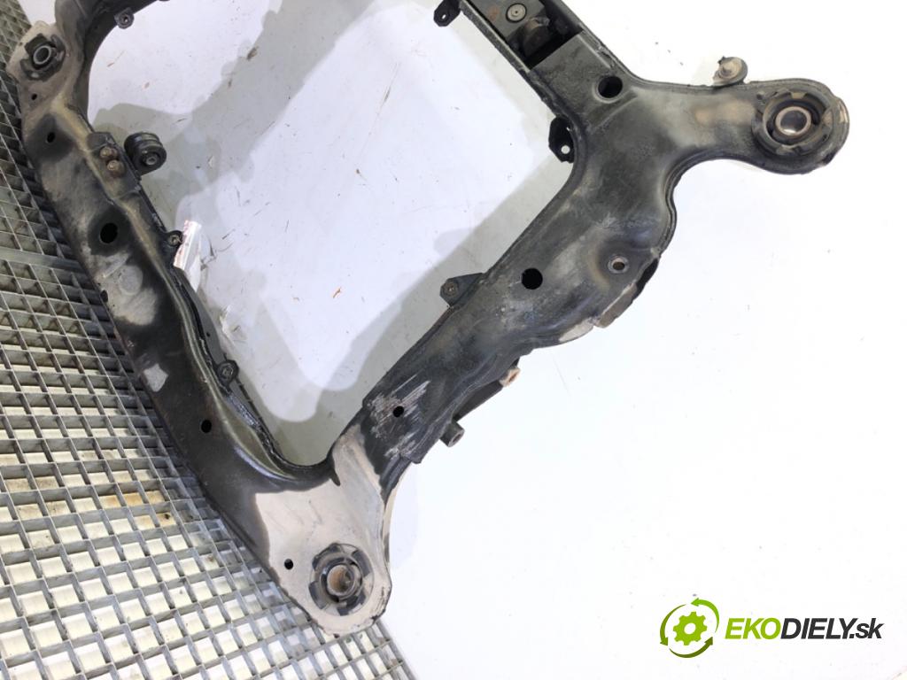 VOLVO S60 I (384) 2000 - 2010    2.4 D 96 kW [130 KM] olej napędowy 2001 - 2010  výztuha pod motor  (Výztuhy přední)