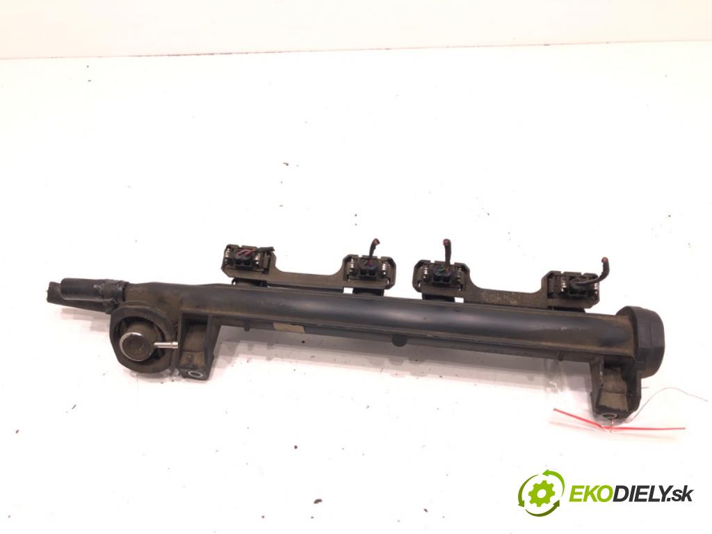 VW GOLF IV (1J1) 1997 - 2008    1.6 74 kW [100 KM] benzyna 1997 - 2004  Lišta vstrekovacia 06A133317A (Vstrekovacie lišty)