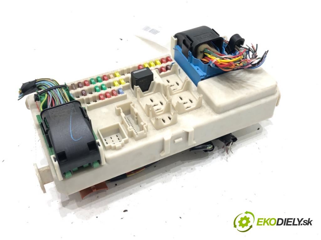 MAZDA 3 sedan (BK) 1999 - 2009    2.0 (BKEP) 110 kW [150 KM] benzyna 2003 - 2009  modul BSI BS3E-66730-D (Pojistkové skříňky)