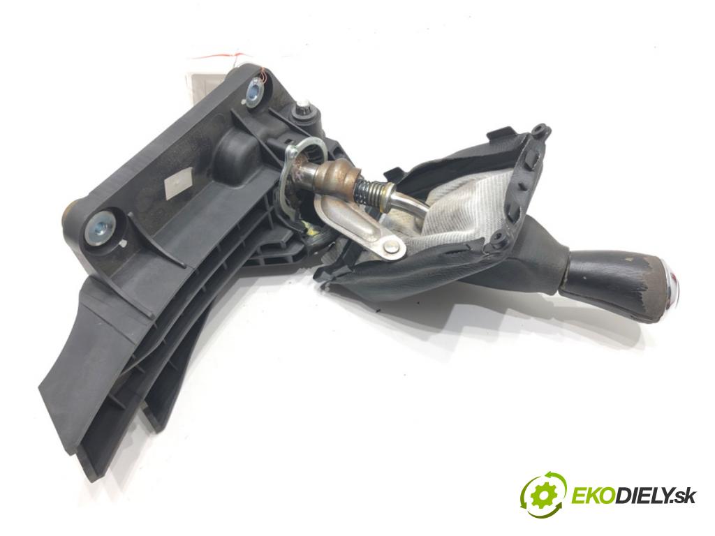 MAZDA 3 sedan (BK) 1999 - 2009    2.0 (BKEP) 110 kW [150 KM] benzyna 2003 - 2009  Kulisa 8159026200 (Rýchlostné páky / kulisy)