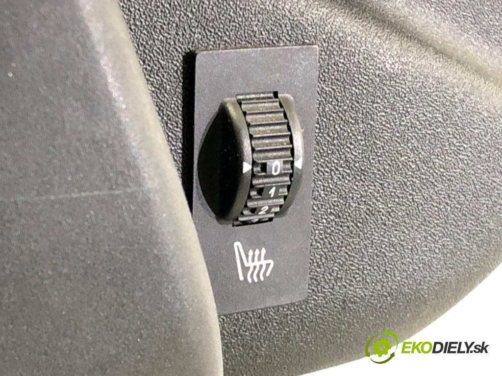 CITROEN C4 GRAND PICASSO I (UA_) 2006 - 2013    1.6 VTi 120 88 kW [120 KM] benzyna 2008 - 2013  Sedadlo pravy predný