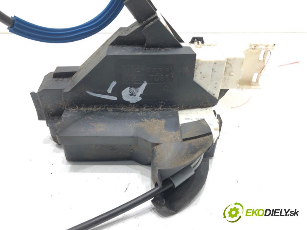 CITROEN C4 I (LC_) 2004 - 2014    1.4 16V 65 kW [88 KM] benzyna 2004 - 2011  zámok dveře pravý zadní část 9681336880