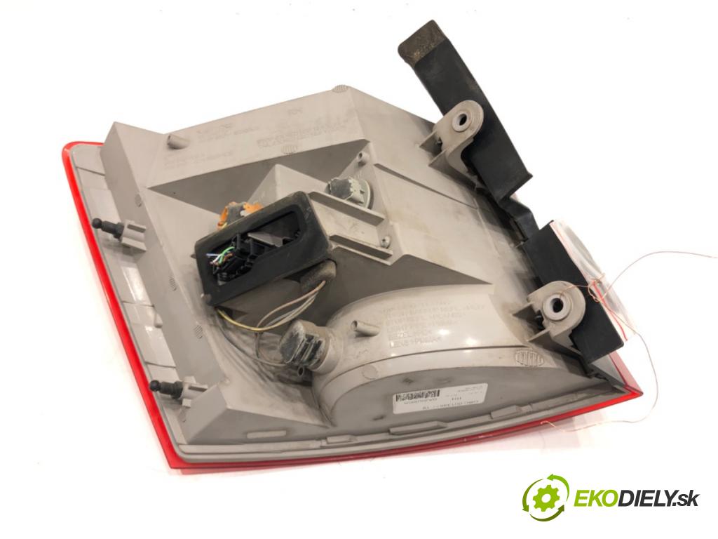 SKODA OCTAVIA III Kombi 2014 77 kW 1.6 TDI 1598 světlo pravý zadní část 00134677