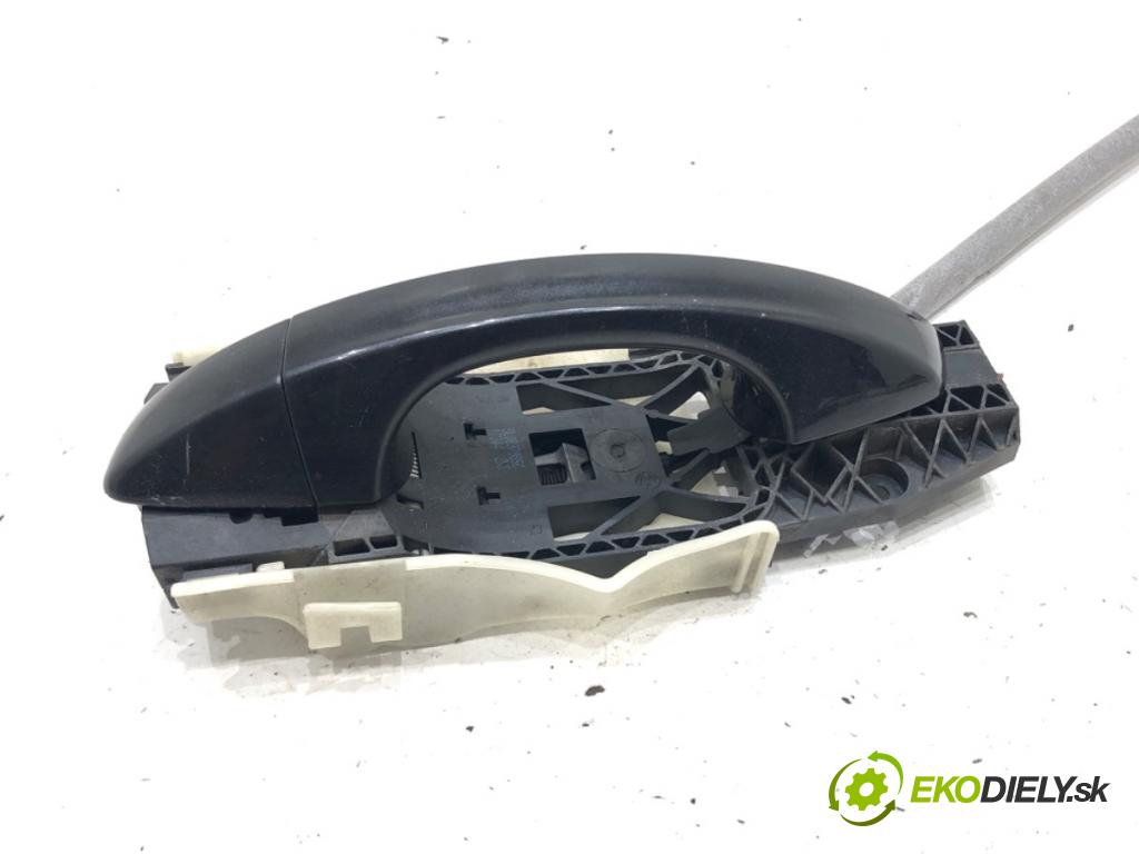 SKODA OCTAVIA III Combi (5E5, 5E6) 2012 - 2022    1.6 TDI 77 kW [105 KM] olej napędowy 2012 - 2022  Kľučka vonkajšia ľavy zad 
