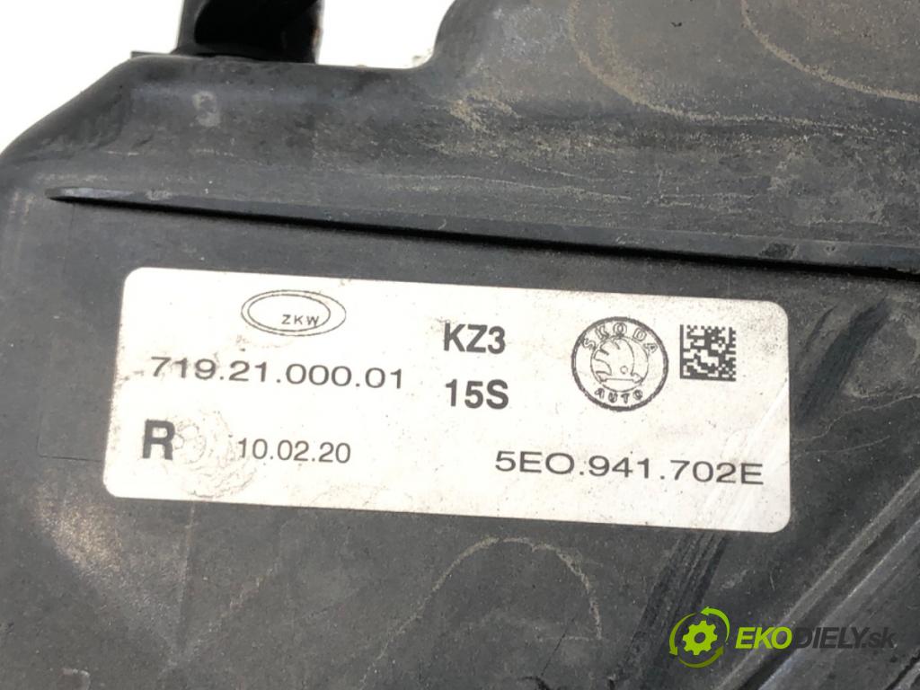 SKODA OCTAVIA III Combi (5E5, 5E6) 2012 - 2022    1.6 TDI 77 kW [105 KM] olej napędowy 2012 - 2022  hmlové svetlo, hmlovka pravý přední část 5E0941702E