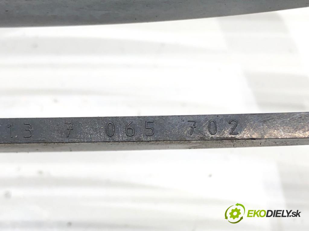 BMW 5 Touring (E61) 2004 - 2010    520 d 120 kW [163 KM] olej napędowy 2005 - 2010  mřížka maska 7065702 7065701 (Mřížky (masky) chladičů)