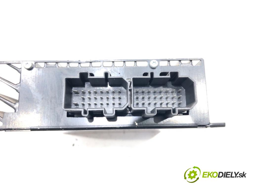 SKODA OCTAVIA II (1Z3) 2004 - 2013    2.0 TDI RS 125 kW [170 KM] olej napędowy 2006 - 2013  zesilovač 1Z0035456 (Zesilovače)