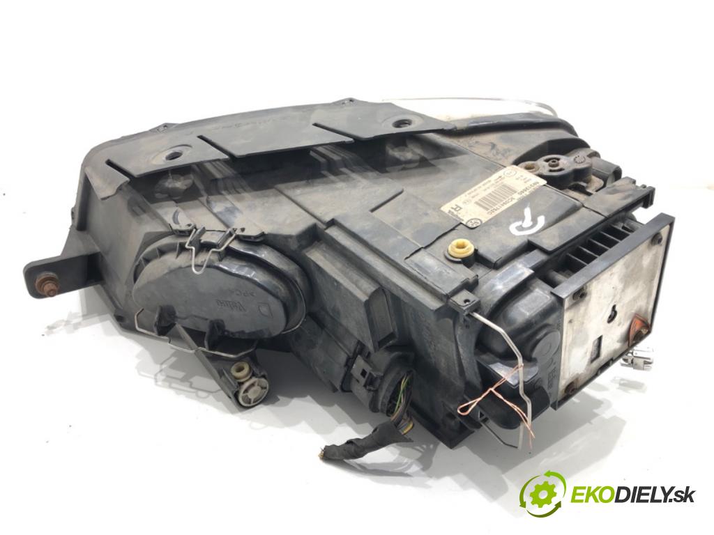 VW PASSAT B6 Kombi 2007 103 kW 2.0 TDI 1968 světlomet pravý přední část XENON 3C0941752G