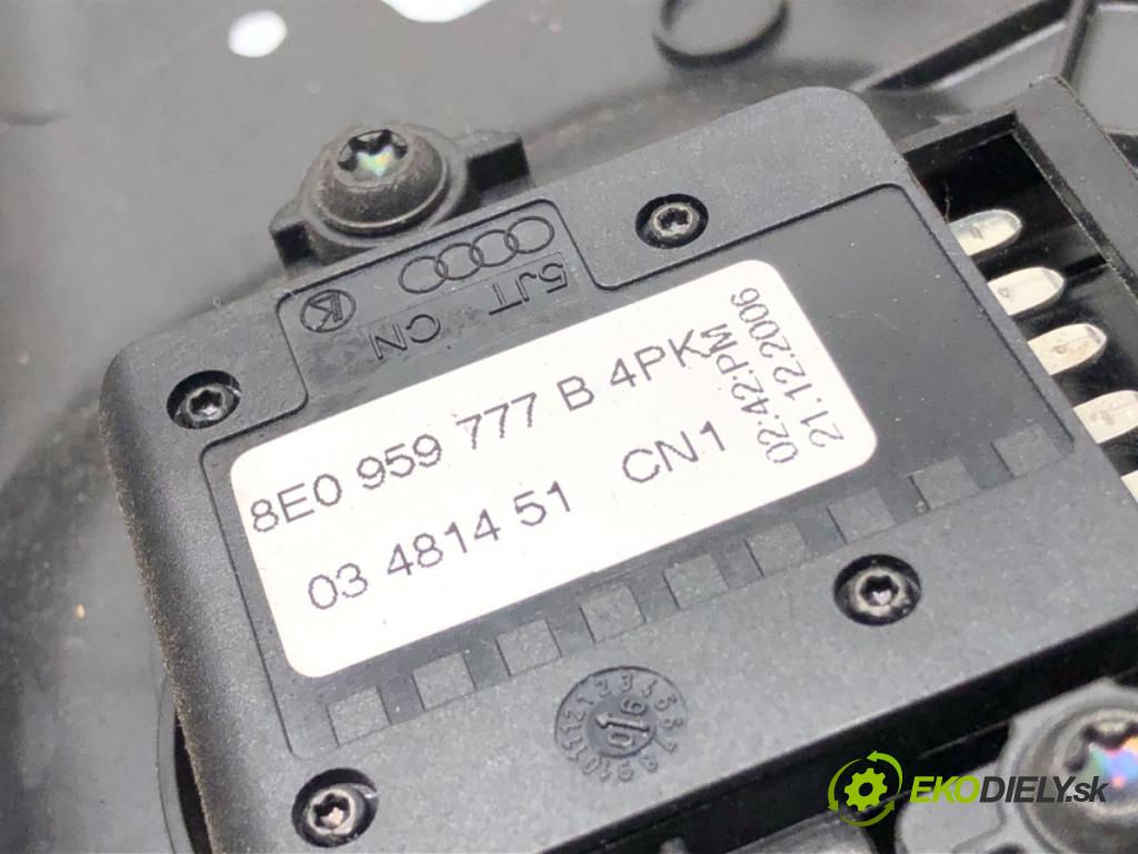 VW PASSAT B6 Variant (3C5) 2005 - 2011    2.0 TDI 103 kW [140 KM] olej napędowy 2005 - 2009  Prepínač nastavenia sedačky pravy 8E0959777B