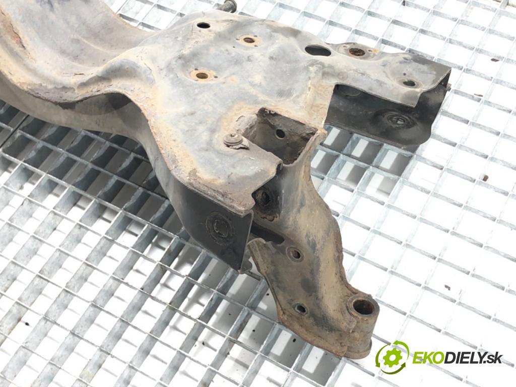 SKODA ROOMSTER (5J7) 2006 - 2015    1.2 TDI 55 kW [75 KM] olej napędowy 2010 - 2015  výztuha pod motor  (Výztuhy přední)