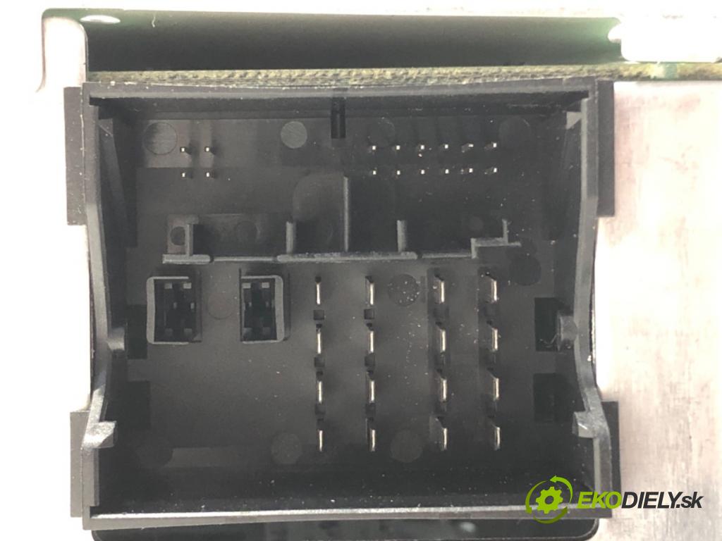 FORD FIESTA V (JH_, JD_) 2001 - 2014    1.6 TDCi 66 kW [90 KM] olej napędowy 2004 - 2008  RADIO 6S61-18C815-AF (Audio zariadenia)