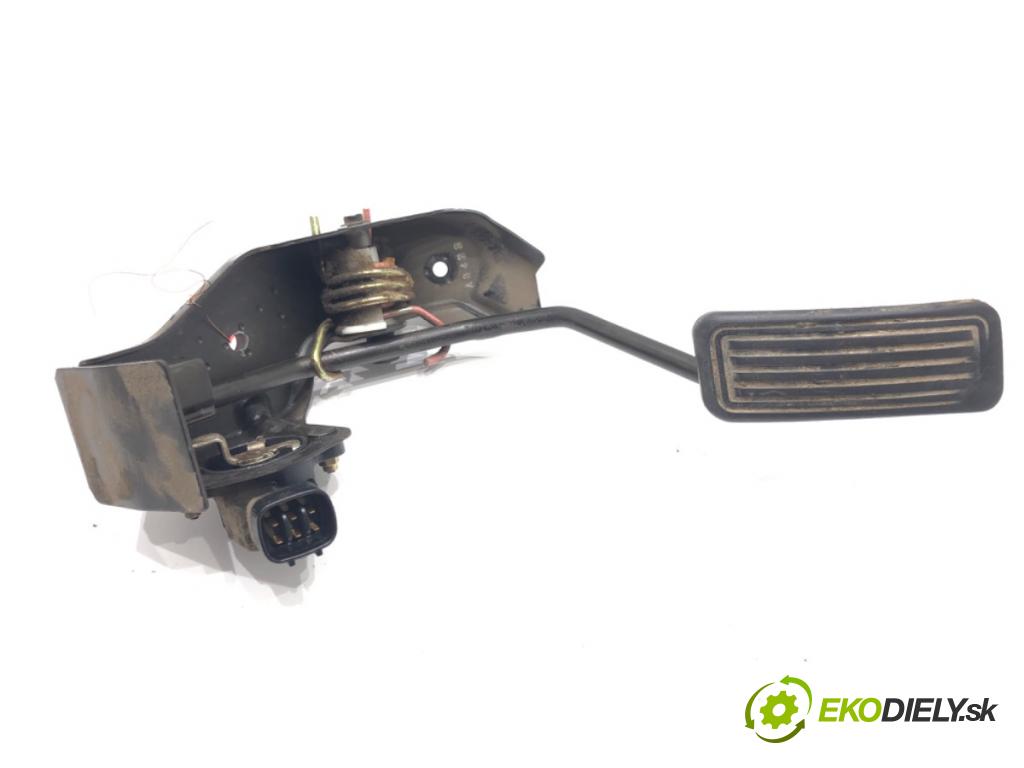 TOYOTA AVENSIS Kombi (_T25_) 2003 - 2008    2.0 D-4D (CDT250_) 85 kW [116 KM] olej napędowy 2003 - 2008  Potenciometer plynu  (Pedále)