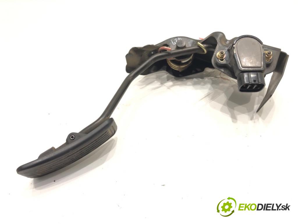 TOYOTA AVENSIS Kombi (_T25_) 2003 - 2008    2.0 D-4D (CDT250_) 85 kW [116 KM] olej napędowy 2003 - 2008  Potenciometer plynu  (Pedále)