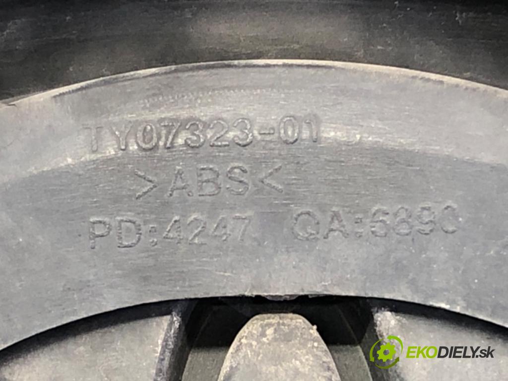 TOYOTA AVENSIS Kombi (_T25_) 2003 - 2008    2.0 D-4D (CDT250_) 85 kW [116 KM] olej napędowy 2003 - 2008  mřížka maska  (Mřížky (masky) chladičů)