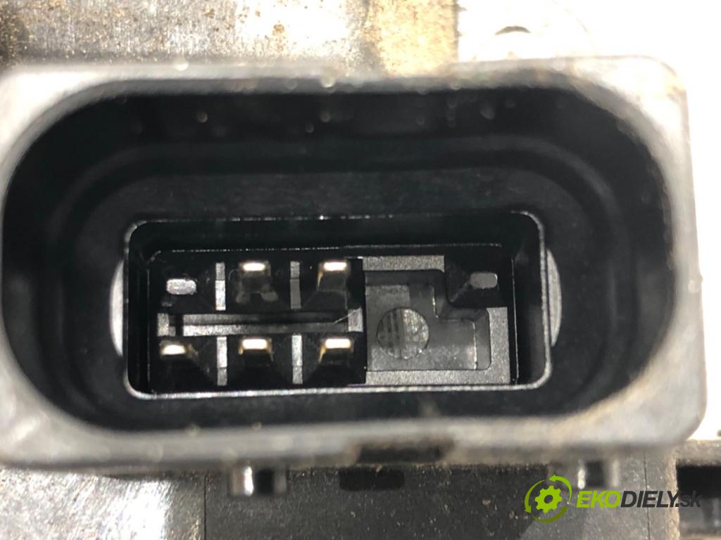 OPEL VECTRA C Kombi (Z02) 2003 - 2009    1.9 CDTI (F35) 110 kW [150 KM] olej napędowy 2004 - 2008  zámok dveře levý přední část 13210767