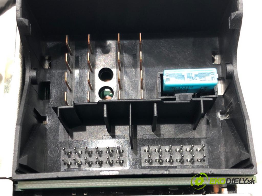 OPEL VECTRA C Kombi (Z02) 2003 - 2009    1.9 CDTI (F35) 110 kW [150 KM] olej napędowy 2004 - 2008  RADIO 13270679 (Audio zariadenia)