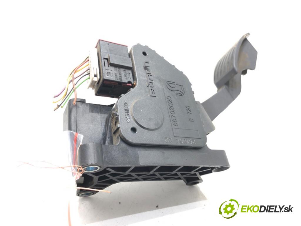 OPEL CORSA D (S07) 2006 - 2014    1.2 (L08, L68) 59 kW [80 KM] benzyna 2006 - 2014  Potenciometer plynu 55702020 (Pedále)