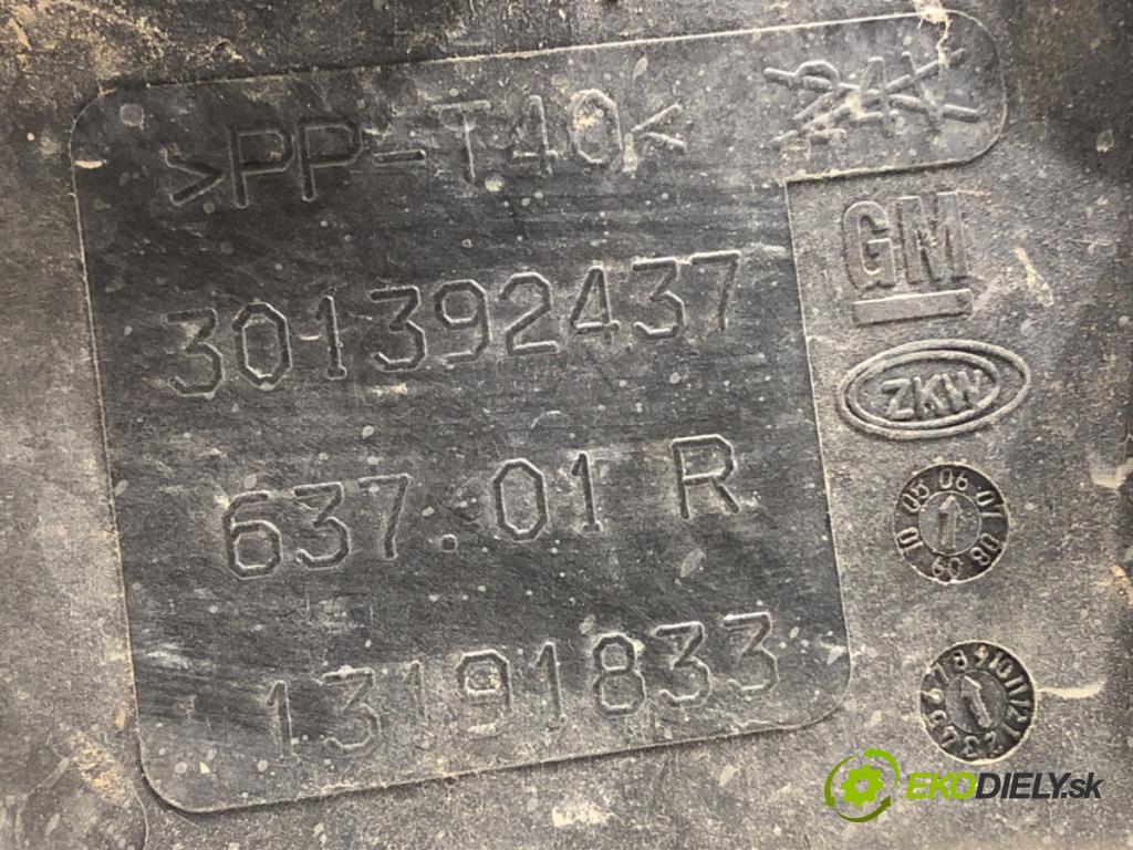 OPEL CORSA D (S07) 2006 - 2014    1.2 (L08, L68) 59 kW [80 KM] benzyna 2006 - 2014  hmlové svetlo, hmlovka pravý přední část 13191833