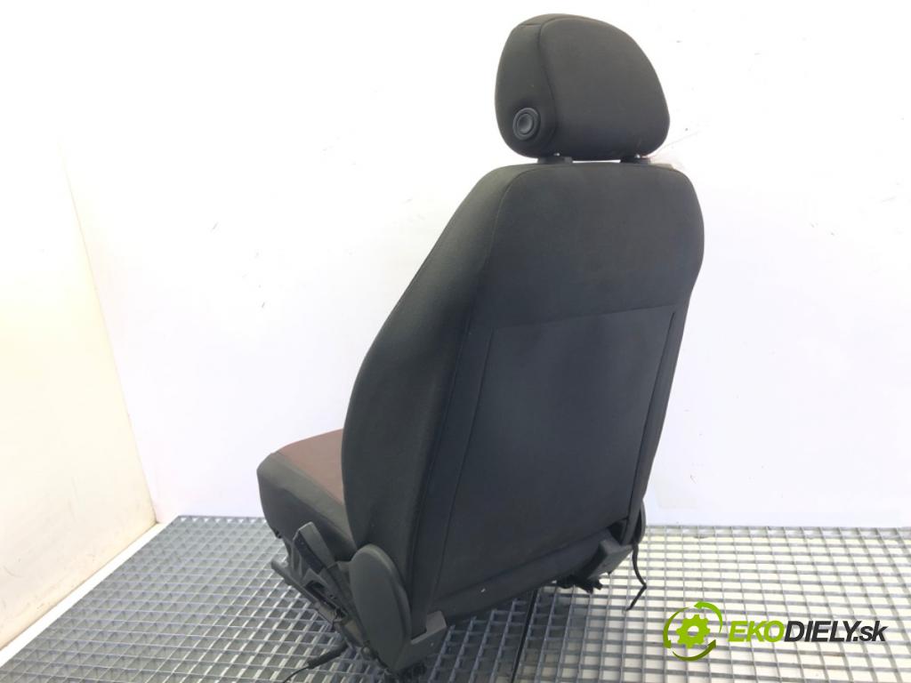 OPEL CORSA D (S07) 2006 - 2014    1.2 (L08, L68) 59 kW [80 KM] benzyna 2006 - 2014  Sedadlo pravy predný