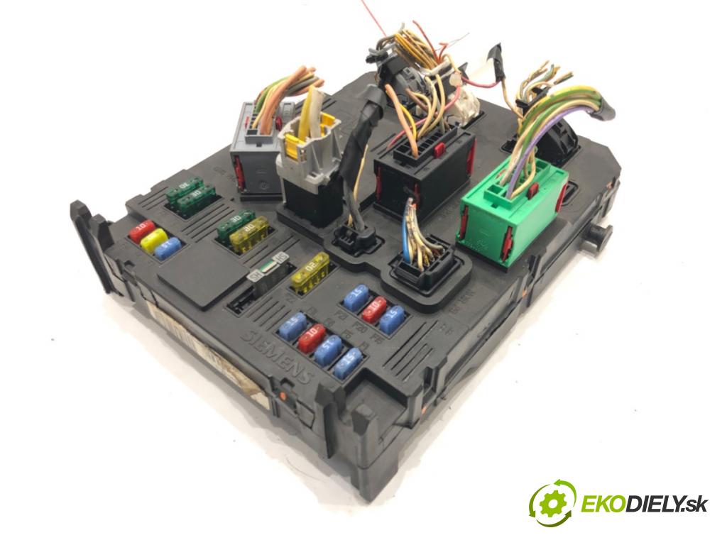 PEUGEOT 407 (6D_) 2004 - 2011    2.0 (6DRFNB, 6DRFNE) 100 kW [136 KM] benzyna 2004 - 2005  modul BSI S120104500J (Pojistkové skříňky)