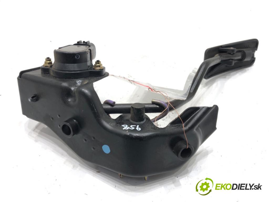 TOYOTA COROLLA Verso (ZER_, ZZE12_, R1_) 2004 - 2009    1.8 (ZNR11_) 95 kW [129 KM] benzyna 2004 - 2009  Potenciometer plynu  (Pedále)