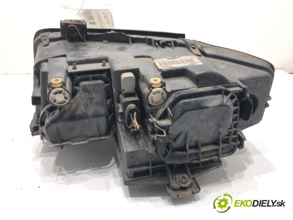 AUDI A4 B6 Avant (8E5) 2000 - 2005    1.6 75 kW [102 KM] benzyna 2001 - 2004  Svetlomet pravy predný 8E0941004F