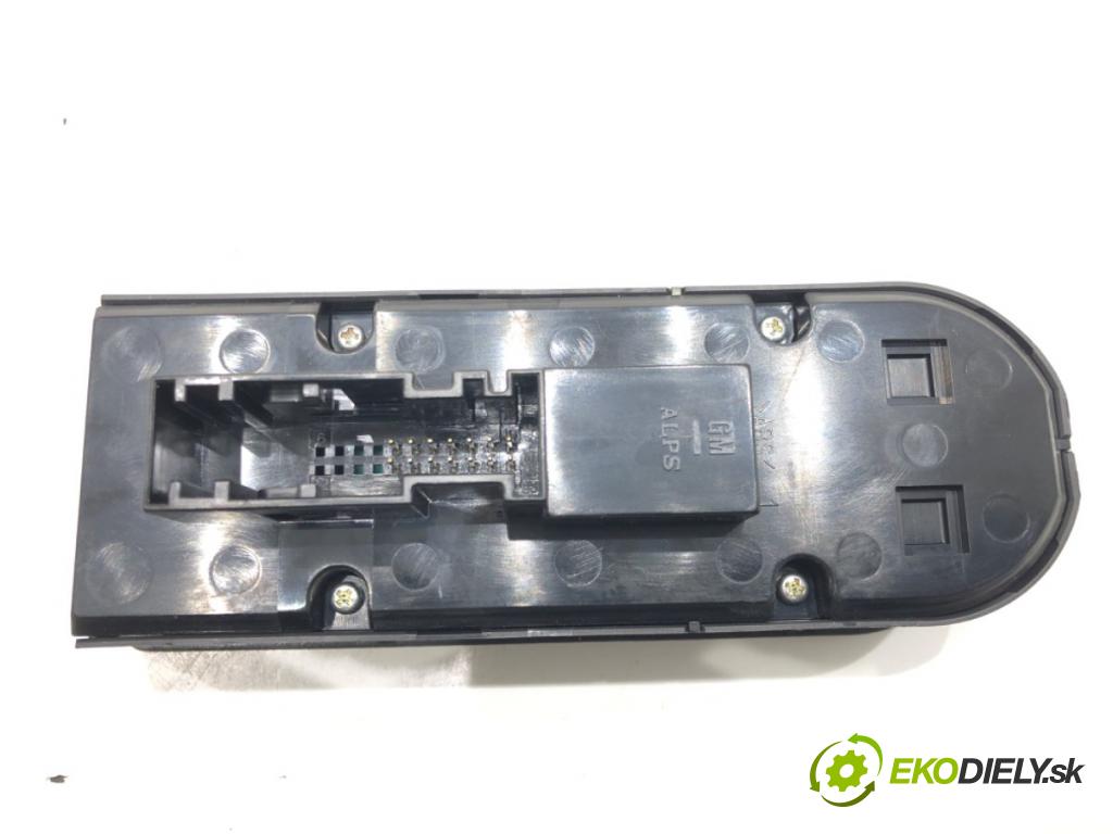 OPEL ZAFIRA B Nadwozie pełne/minivan (A05) 2005 - 2015    1.9 CDTI VAN (M75) 110 kW [150 KM] olej napędowy 2005 - 2015  Prepínač okien 13228706 (Prepínače, spínače, tlačidlá a ovládače kúrenia)