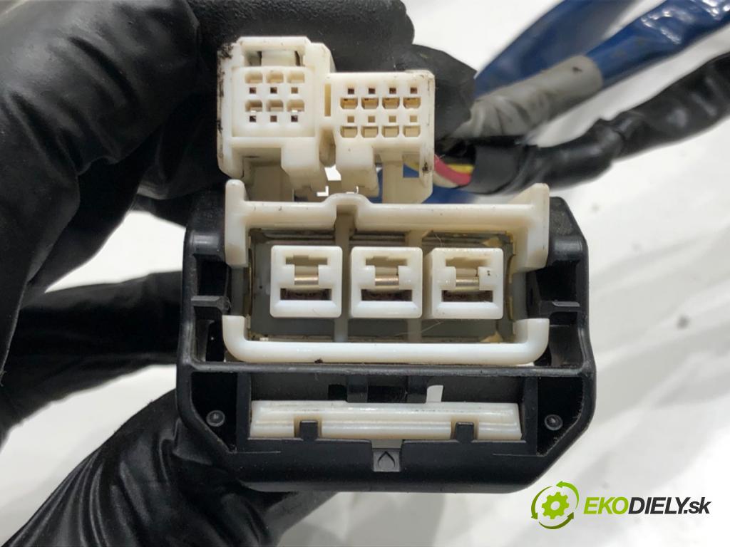 TOYOTA AURIS (_E15_) 2006 - 2012    1.4 D-4D (NDE150_) 66 kW [90 KM] olej napędowy 2007 - 2012  Pumpa servočerpadlo 6900001818 (Servočerpadlá, pumpy riadenia)