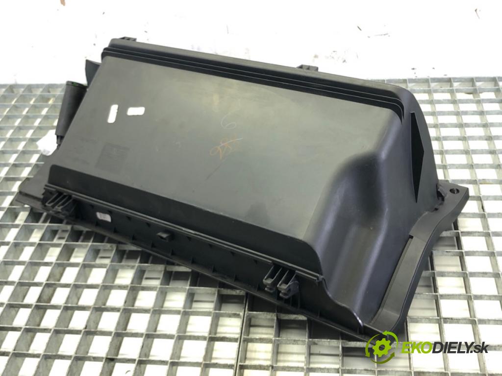 TOYOTA AURIS (_E15_) 2006 - 2012    1.4 D-4D (NDE150_) 66 kW [90 KM] olej napędowy 2007 - 2012  Priehradka, kastlík spolujazdca  (Priehradky, kastlíky)