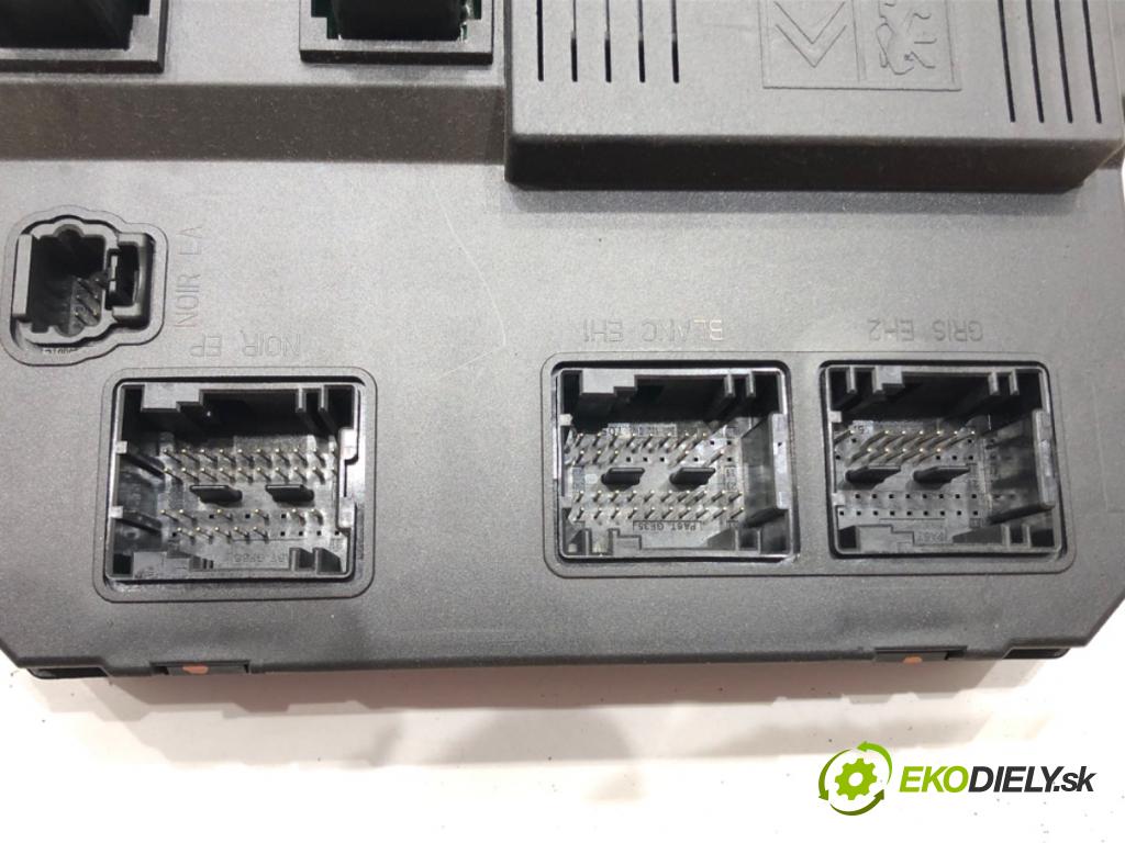 PEUGEOT 206 liftback (2A/C) 1998 - 2012    1.4 i 55 kW [75 KM] benzyna 1998 - 2012  modul BSI 9653667580 (Pojistkové skříňky)