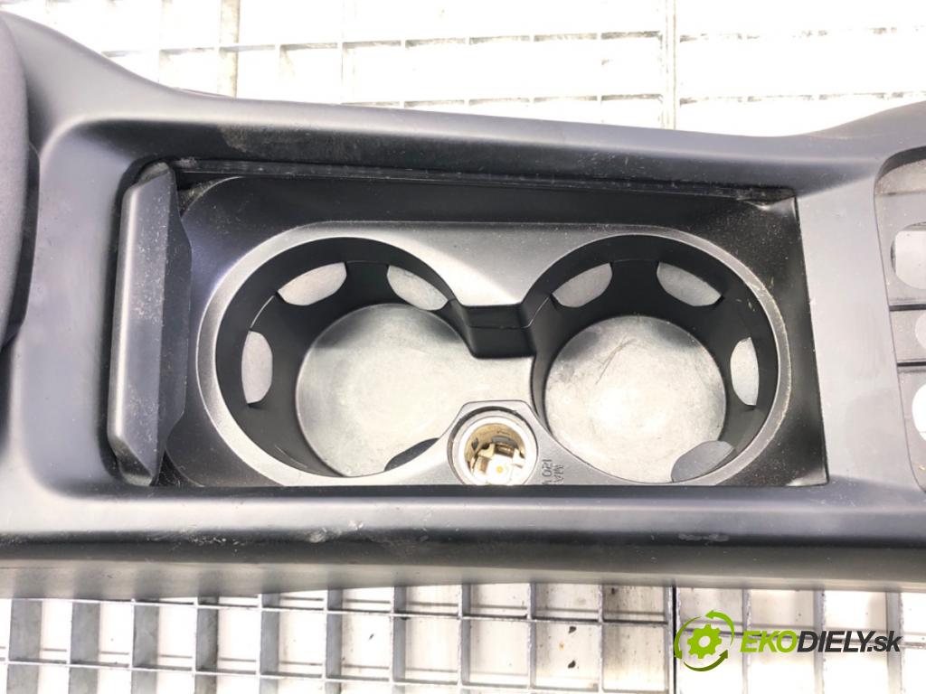 VOLVO V40 liftback (525, 526) 2012 - 2022    D2 84 kW [114 KM] olej napędowy 2012 - 2022  Tunel stredový  (Stredový tunel / panel)