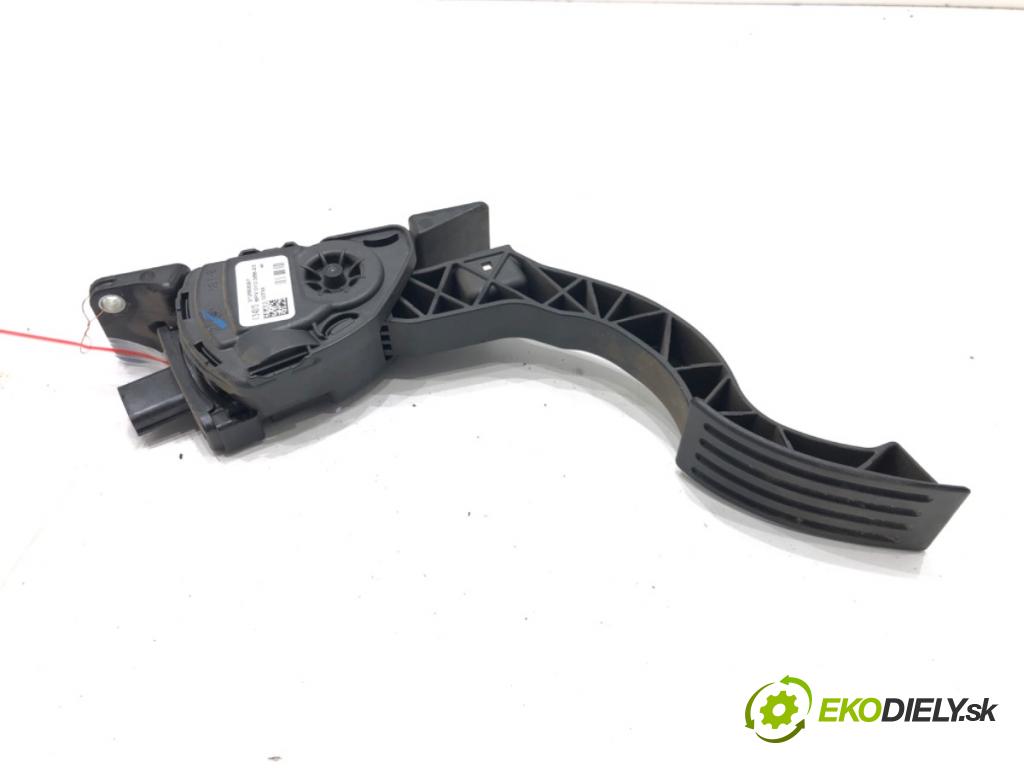 VOLVO V40 liftback (525, 526) 2012 - 2022    D2 84 kW [114 KM] olej napędowy 2012 - 2022  Potenciometer plynu 31280597 (Pedále)