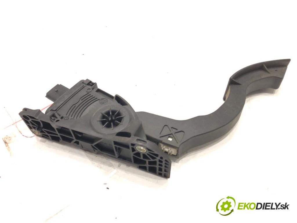 VOLVO V40 liftback (525, 526) 2012 - 2022    D2 84 kW [114 KM] olej napędowy 2012 - 2022  Potenciometer plynu 31280597 (Pedále)